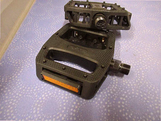 SE Bikes / Racing 12 O'Clock Black Nylon 9/16" Bike Pedal Set Fit Universal- New