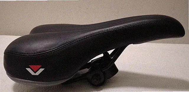 Vitesse Racing Road Mtn Universal Replacement Bicycle Bike Seat / Saddle Black